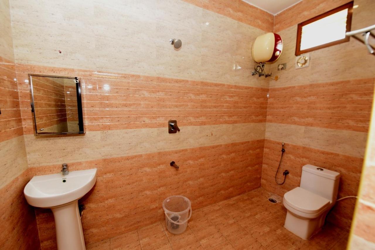 Alexa Home Stay Tirupati Bagian luar foto