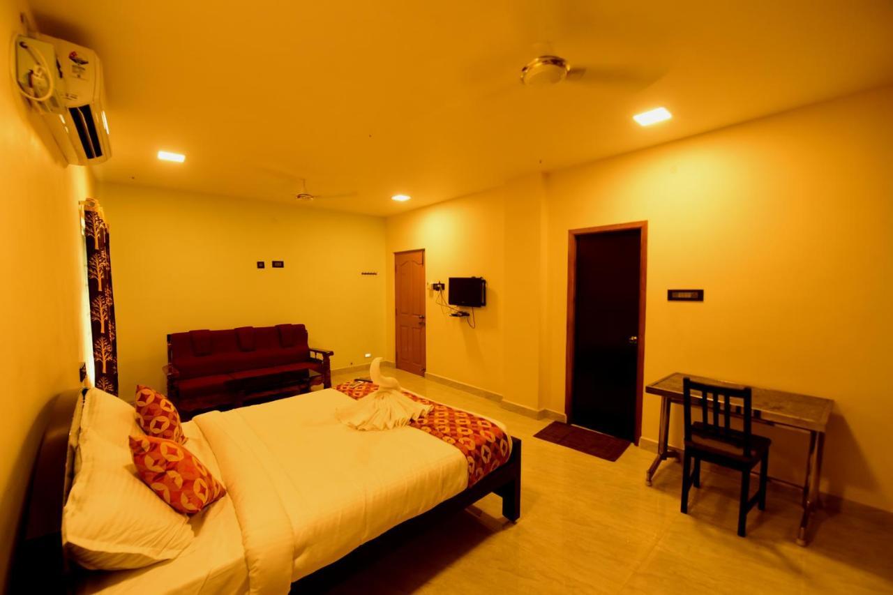 Alexa Home Stay Tirupati Bagian luar foto