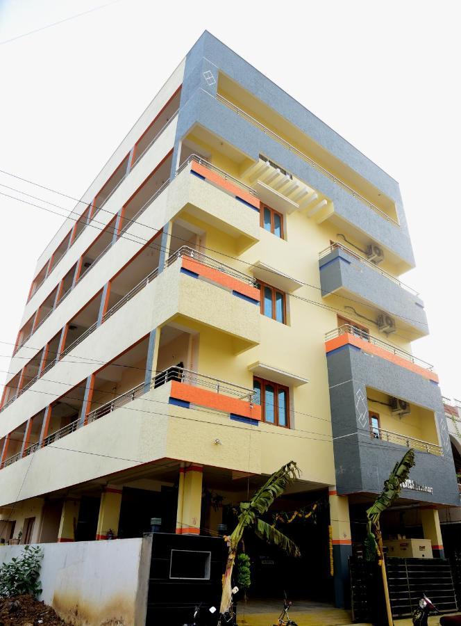 Alexa Home Stay Tirupati Bagian luar foto