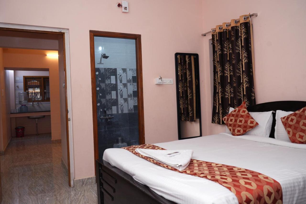 Alexa Home Stay Tirupati Bagian luar foto
