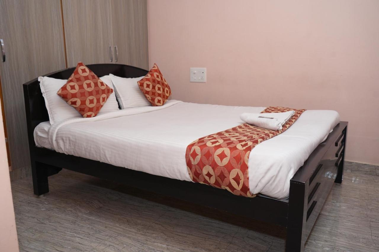 Alexa Home Stay Tirupati Bagian luar foto