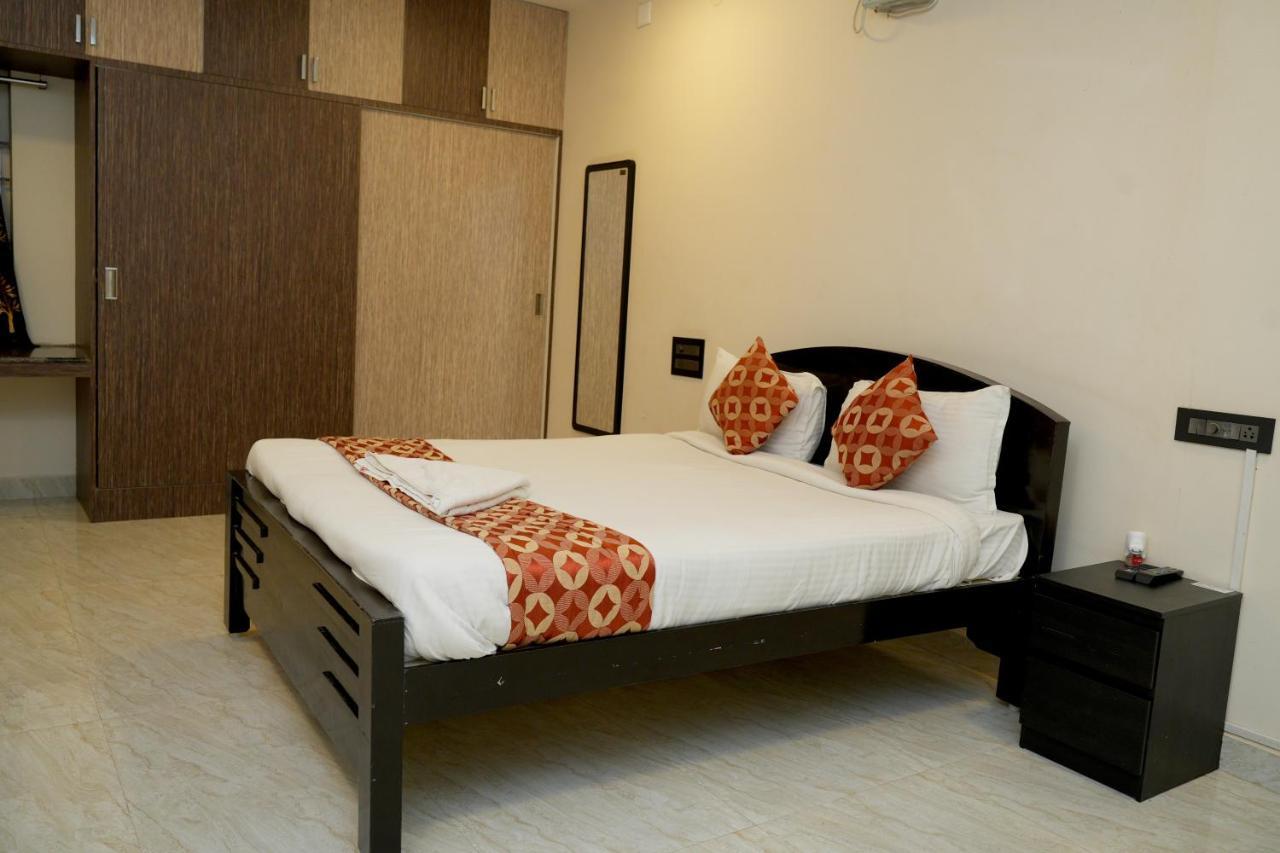 Alexa Home Stay Tirupati Bagian luar foto